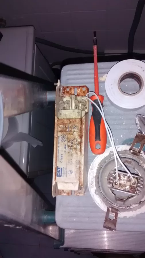 El automatico diferencial de la casa, salta a cualquier hora, a causa de una antigua goter