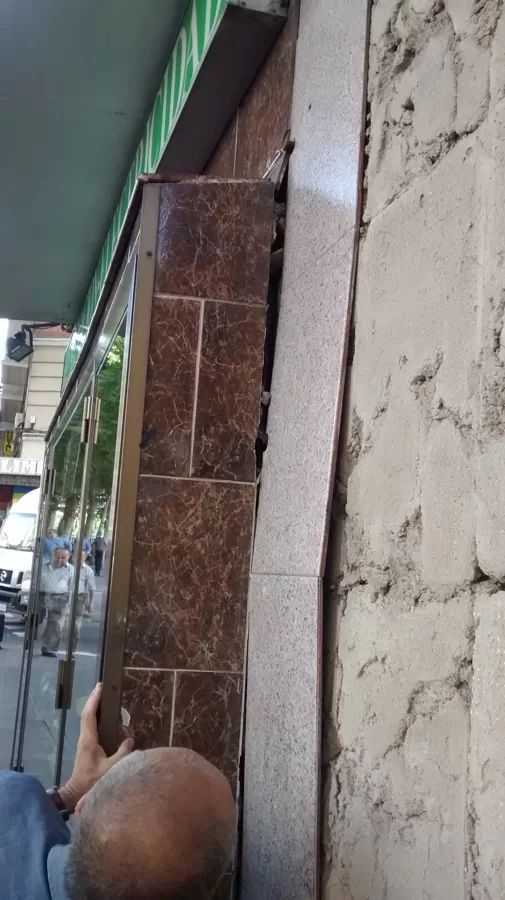 La fachada se desprende por derrumbes de las galerias de las pocerias¡¡